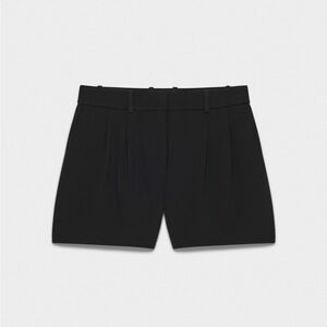 Aritzia Babaton Pleated 3” Short